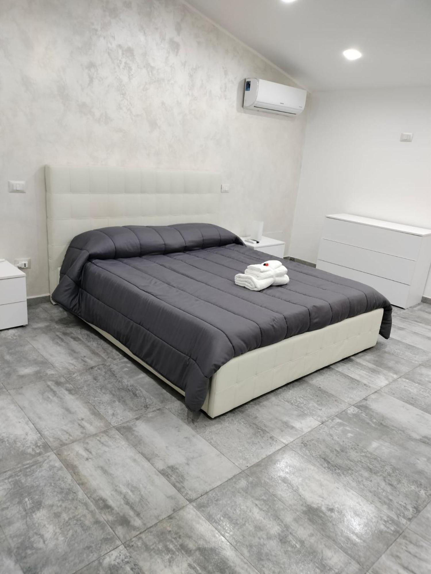 Holiday Home Litteri One Catania Bagian luar foto